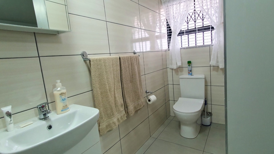 3 Bedroom Property for Sale in Dana Bay Western Cape